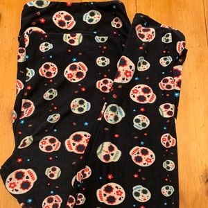 Lularoe Halloween leggings skulls TC